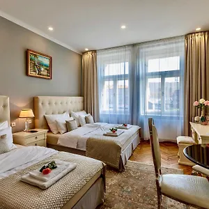slabur-residence.praguehotelsweb.com/